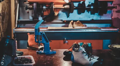 鞋業製程機自動塗佈解決方案